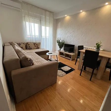 Delete 4 Apartment *