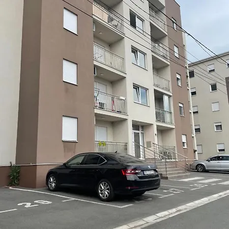 Delete 4 Apartment