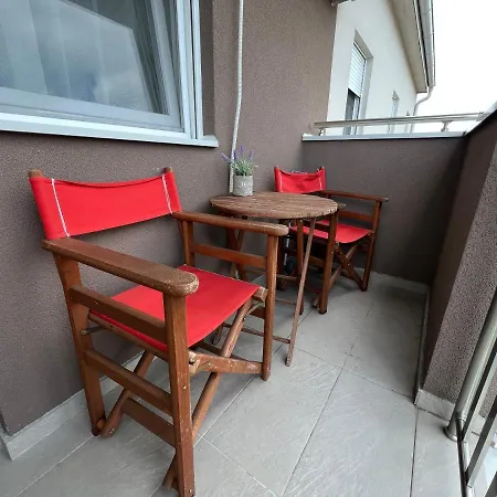 Delete 4 Apartament *